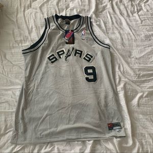 Vintage Nike San Antonio Spurs Jersey.